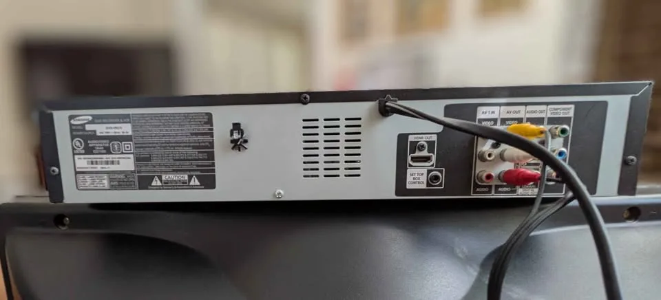 Samsung DVD/VCR Combo Recorder - Black image indicator(3)