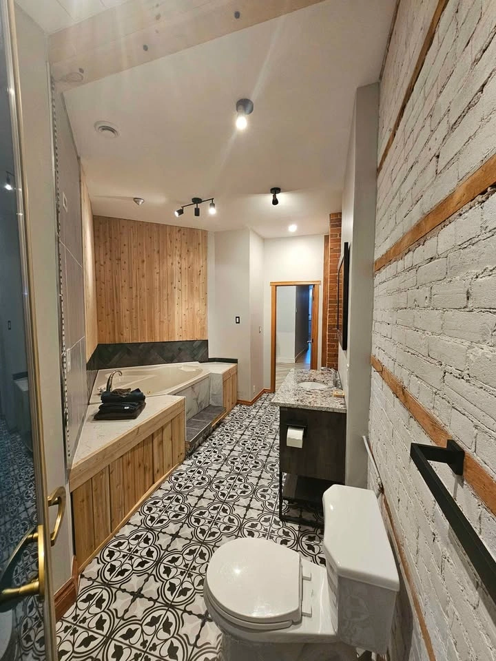 2 bedroom Riverview flat - photo 2