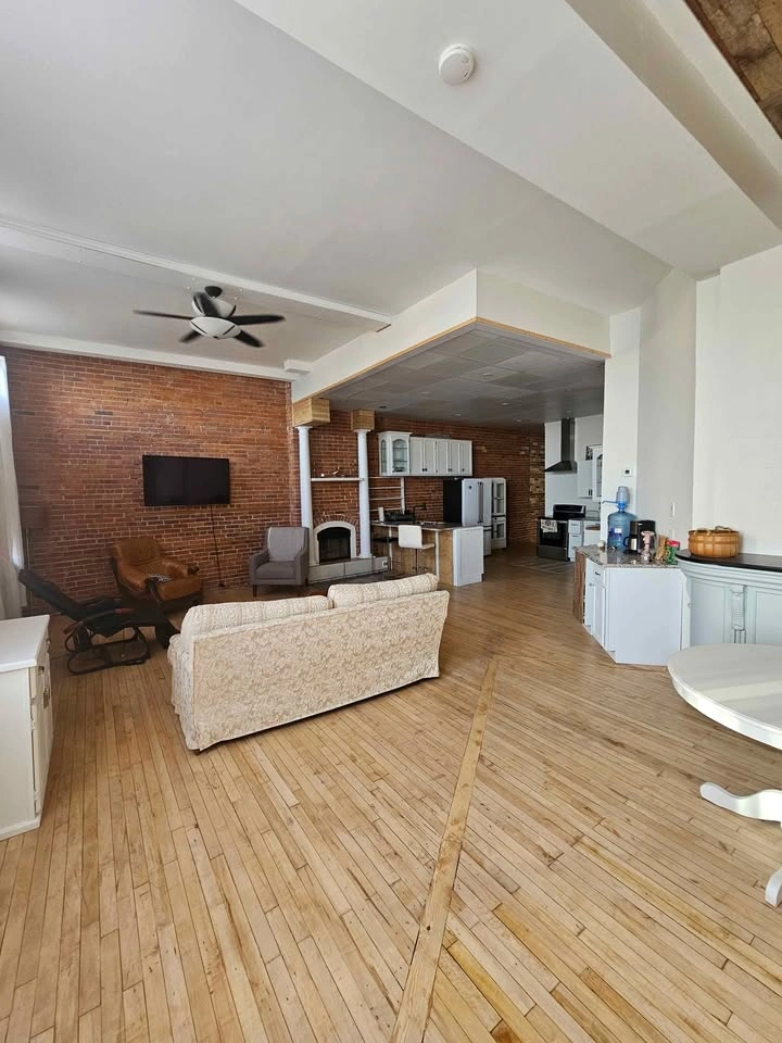 2 bedroom Riverview flat - photo 5