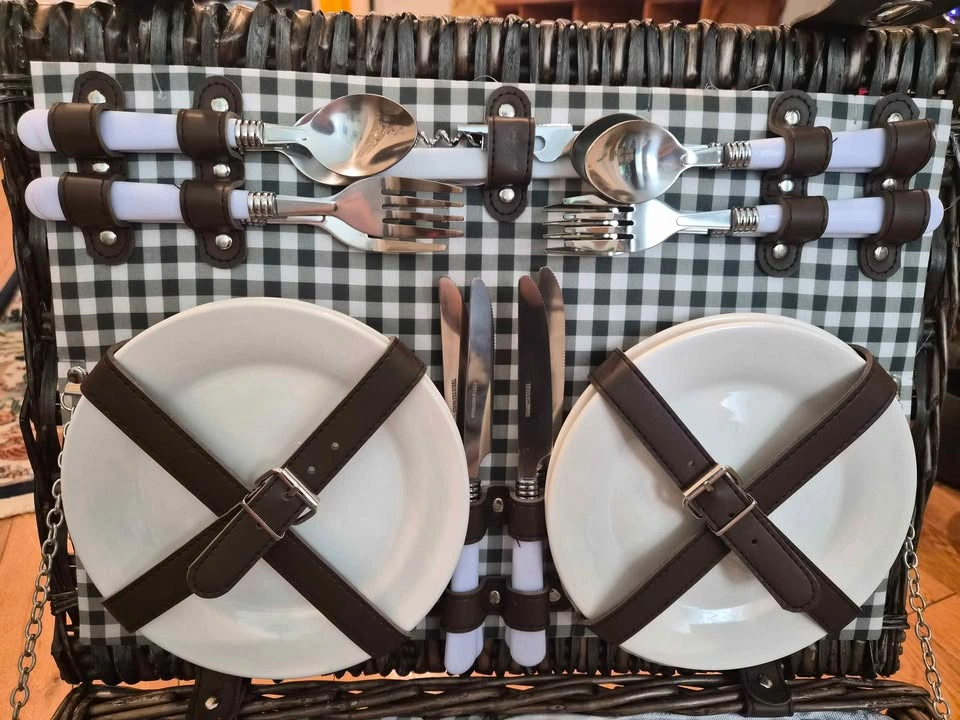 Brand New Picnic Basket - photo 4