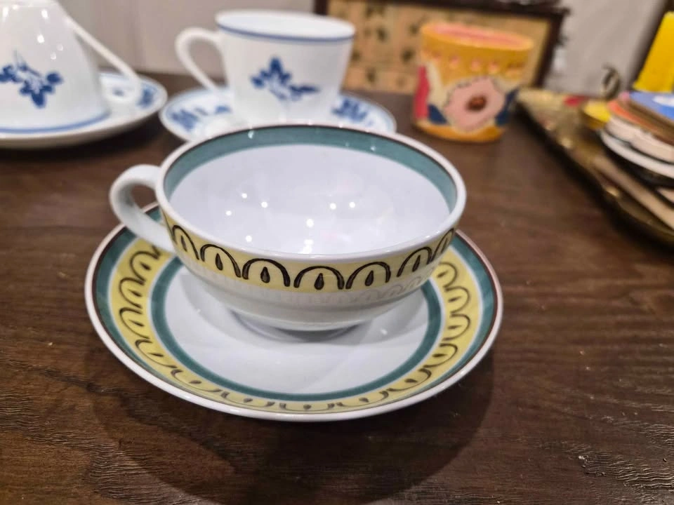 3 tea cups - photo 4