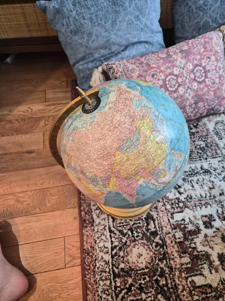 1970s Globe - photo 4