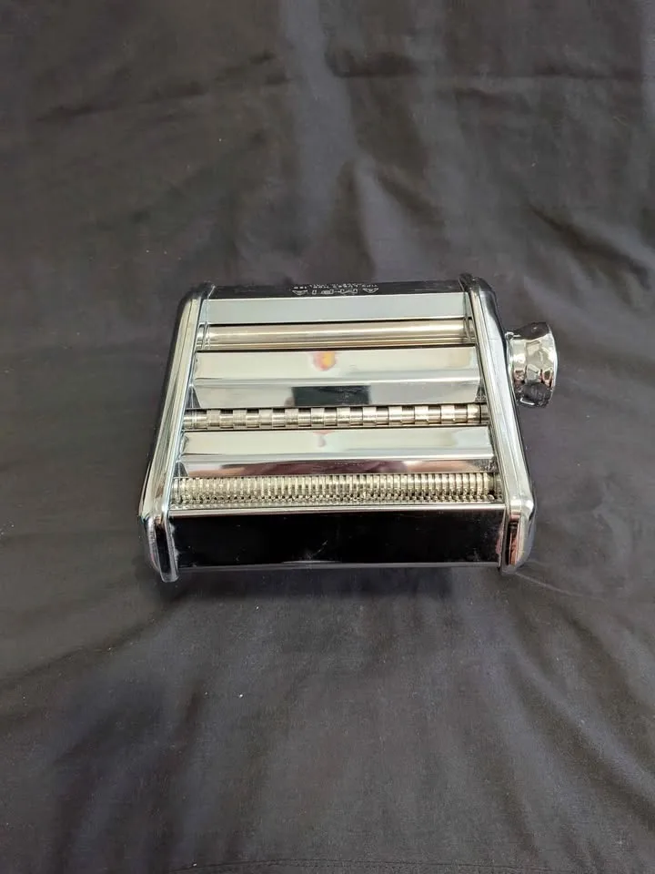 Vintage OMC Pasta Maker image indicator(4)