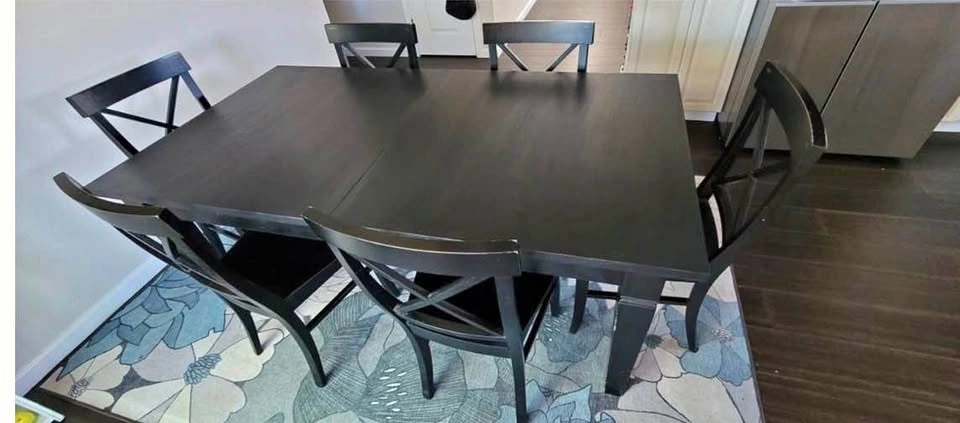 Pottery Barn Extending Dining Table w/2 leaves