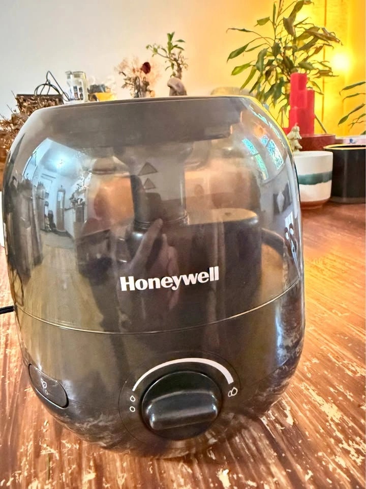 Honeywell Mini Mistᵀᴹ Ultrasonic Cool Mist Humidifier