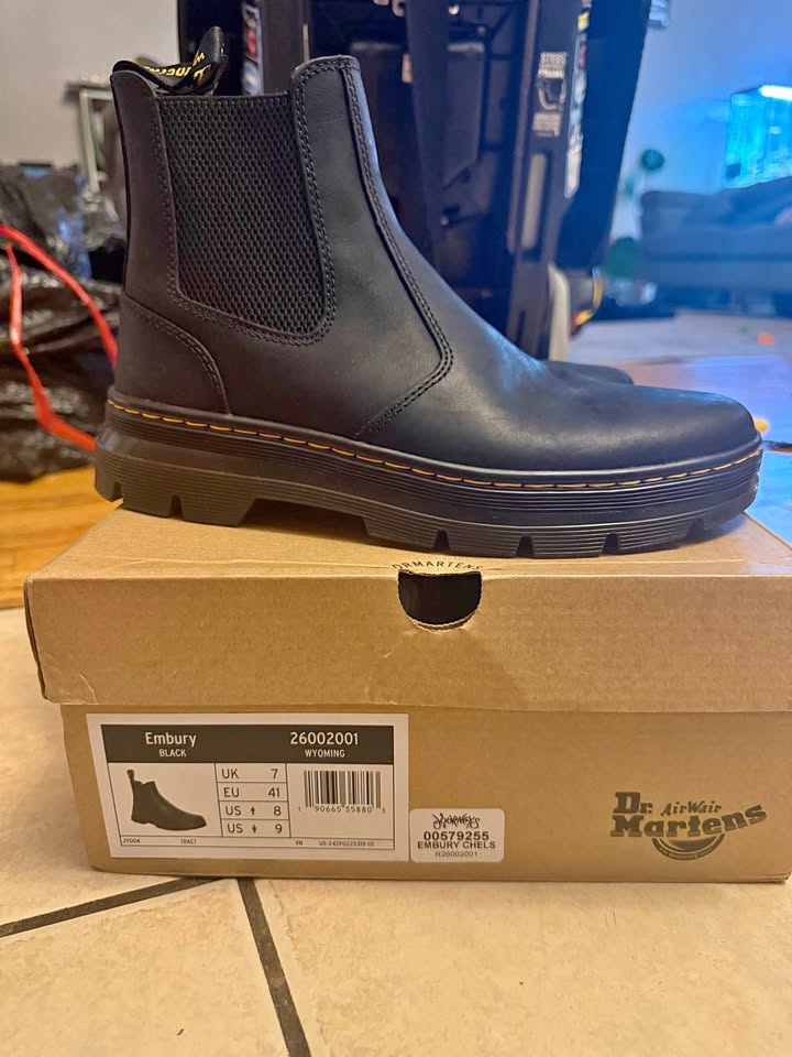 Dr. Martens Embury Chelsea