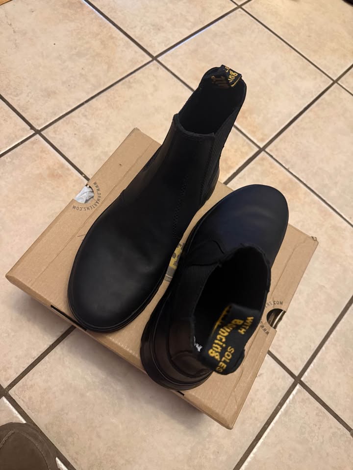 Dr. Martens Embury Chelsea - photo 3