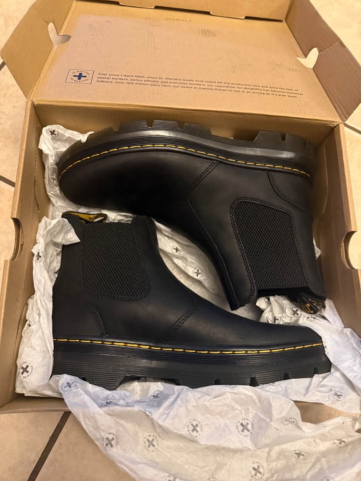 Dr. Martens Embury Chelsea - photo 5