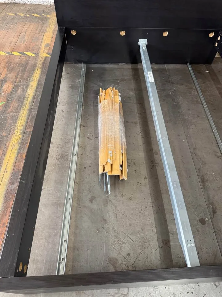 Queen wooden bed frame image indicator(9)