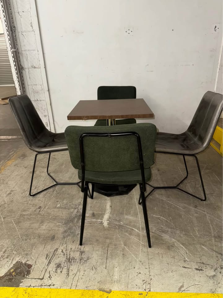 Dining table with 4 assorted chairs - photo 2