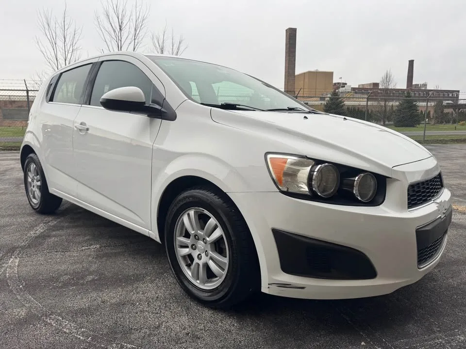 2014 Chevrolet Sonic · LT Hatchback 4D image indicator(4)