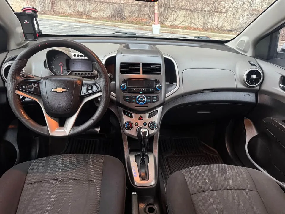 2014 Chevrolet Sonic · LT Hatchback 4D image indicator(6)