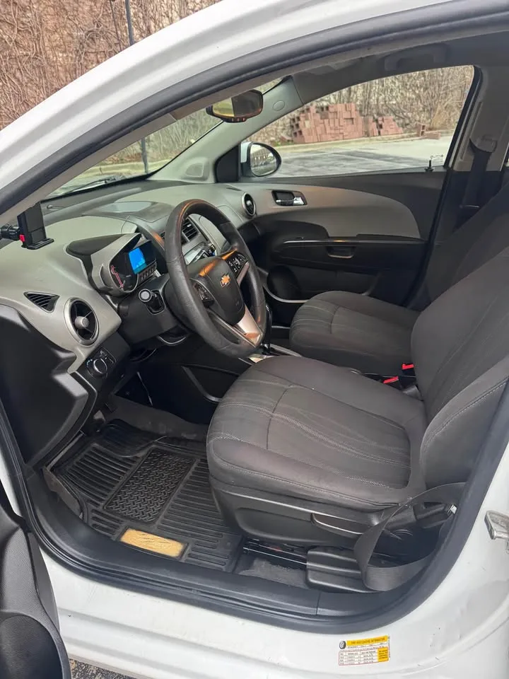 2014 Chevrolet Sonic · LT Hatchback 4D image indicator(7)