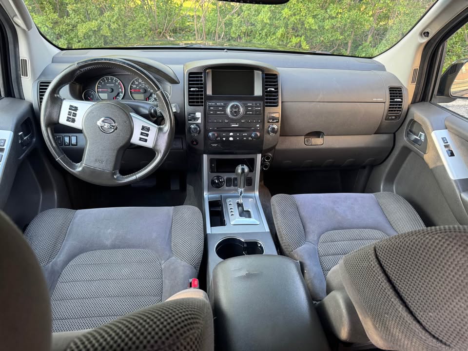 2008 Nissan Pathfinder SE Off-Road Sport Utility 4D - photo 5