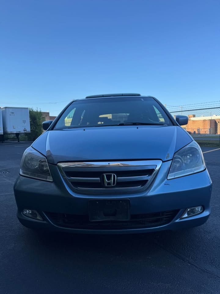 2007 Honda Odyssey Touring Minivan 4D - photo 3