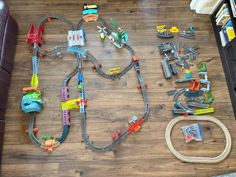 Thomas & Friends TrackMaster Motorized Train Bundle