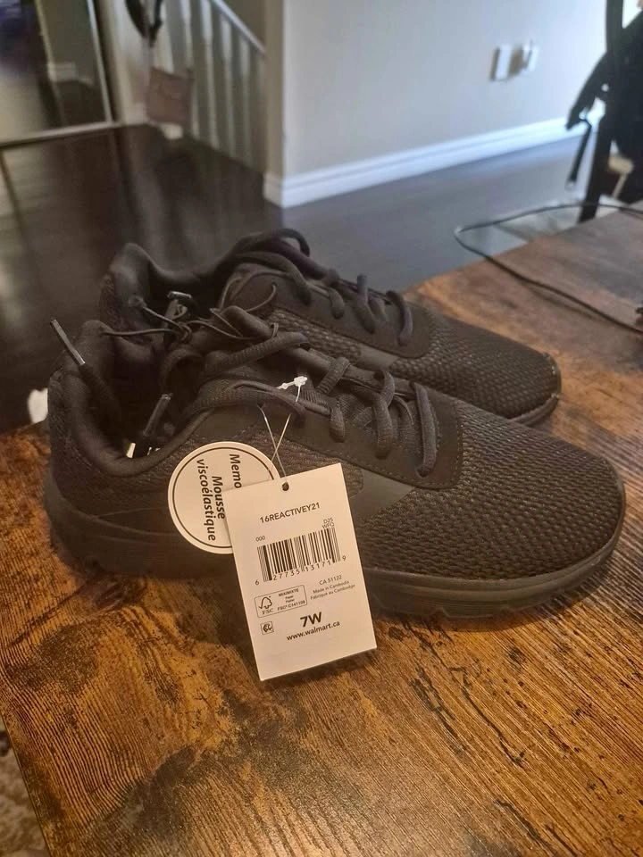 Brand New Size 7W Running Shoes Unisex