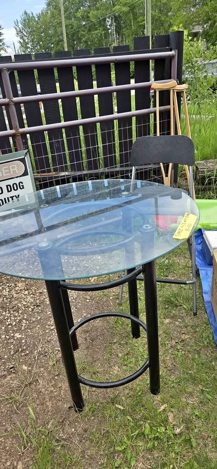 Glass table with 4 chairs