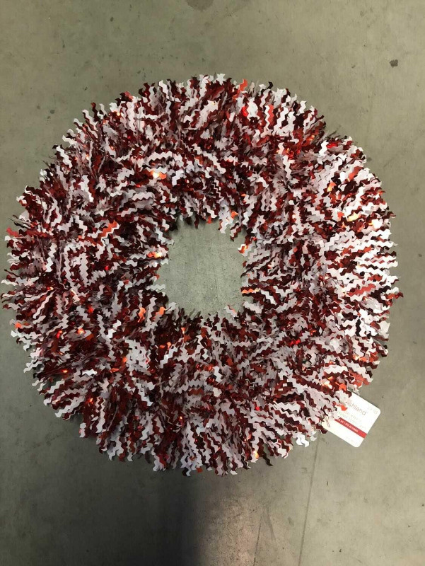 Canada Decoration Tinsel Wreath Garland Red White BNWT - photo 2