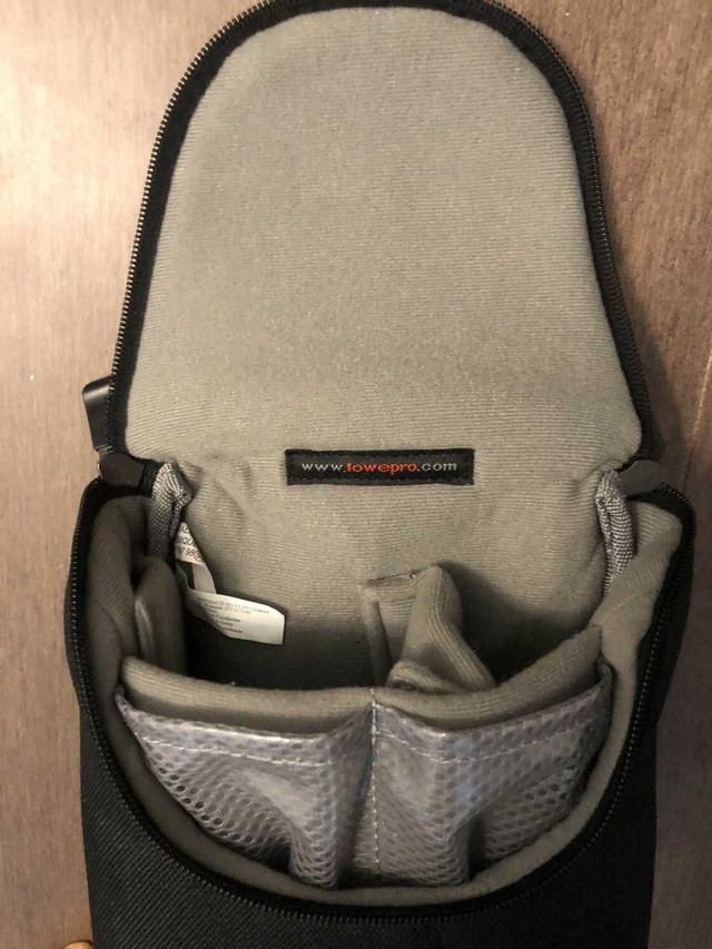 Lowepro D-Red 30 AW Black Camera Pouch - photo 2