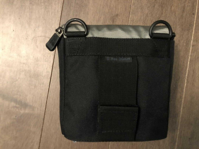 Lowepro D-Red 30 AW Black Camera Pouch - photo 3