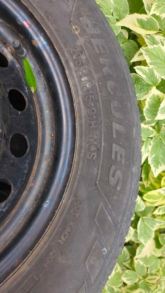 Set of 2 All-Season Tires on Steel Rims – 205/60R15 - photo 4