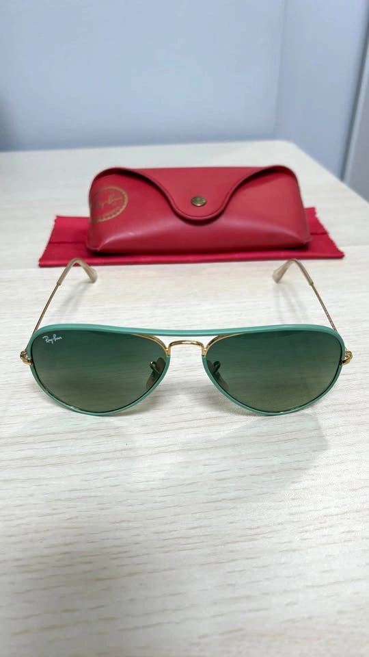 Ray-Ban Aviator Sunglasses