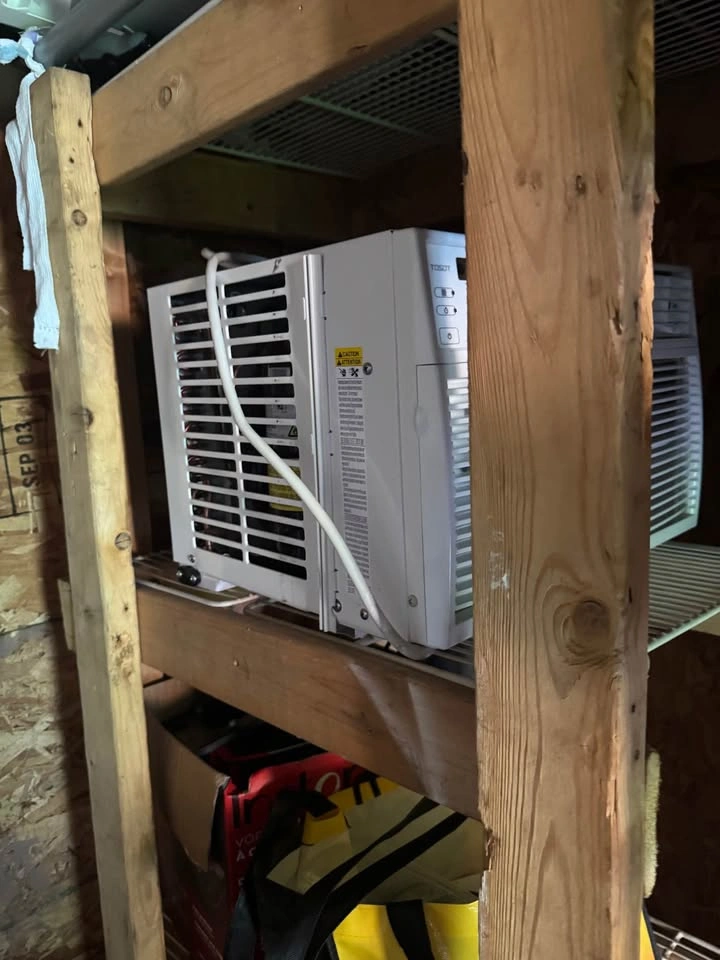 Window air conditioner - photo 2