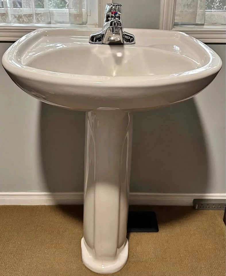 Pedestal sink with Faucet thumbnail