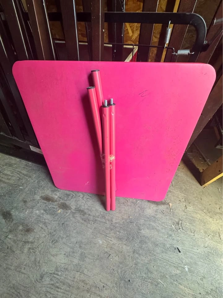 Kids table for sale - photo 4