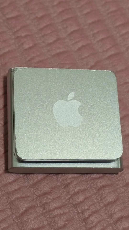 Apple iPod Shuffle 4th Generation - photo 4