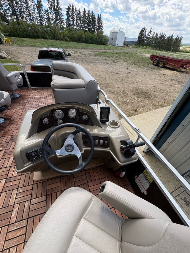 2011 Premier Sunsation 220 Pontoon Boat - photo 2