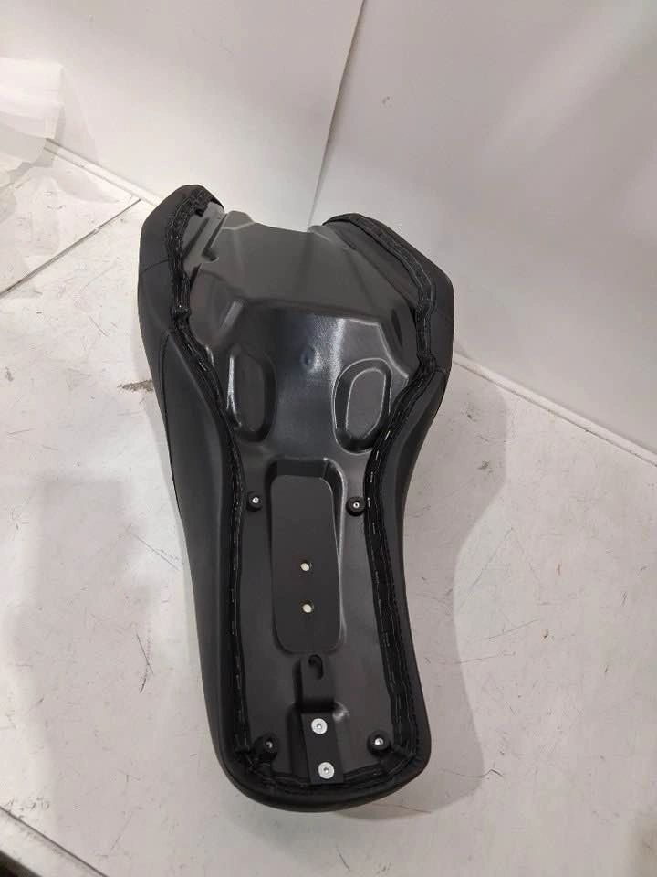 Motorcycle seat for Harley Davidson models - photo 2