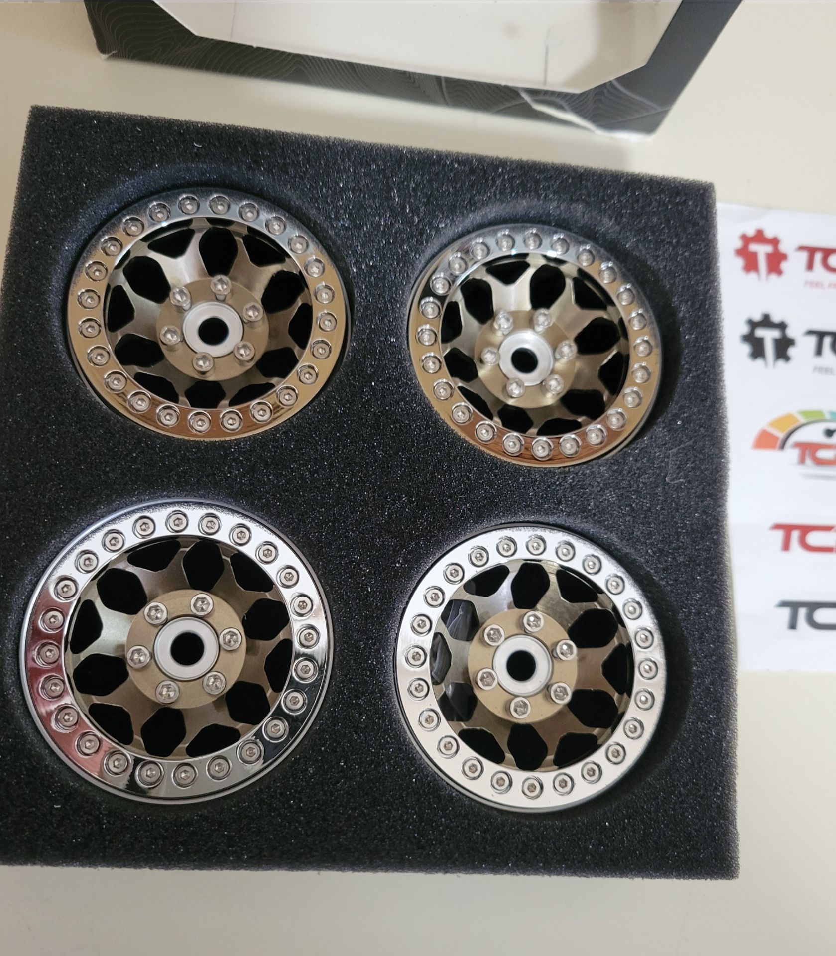 TCRC 1.9in Chrome Aluminum Wheel Set 4pcs for RC Crawler - photo 3