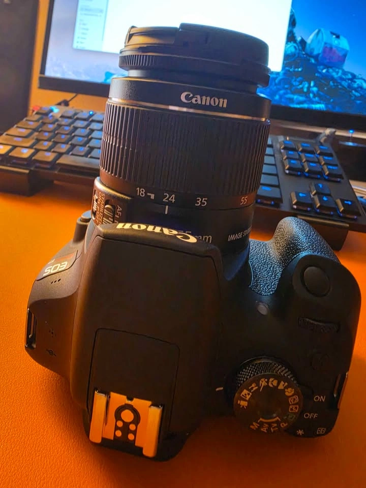 Canon T7 Bundle, 2 lenses and bag - photo 3