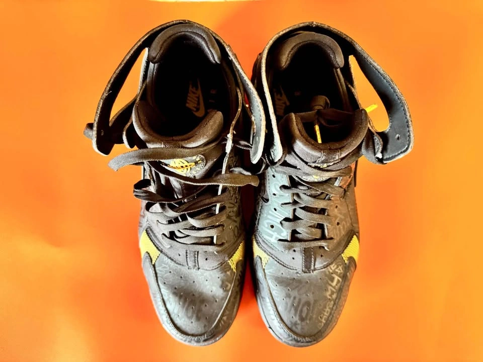 Air Flight Huarache Premium “Trash Talk”