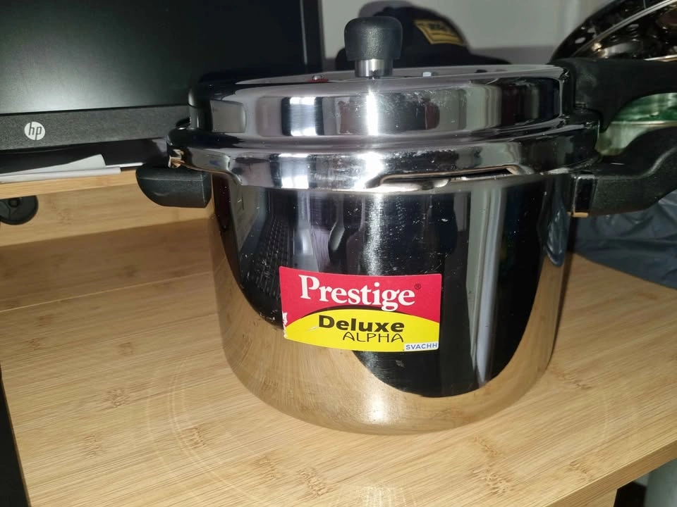 Brand New 7L Prestige Stainless Steel Cooker with Extra Valve - photo 2