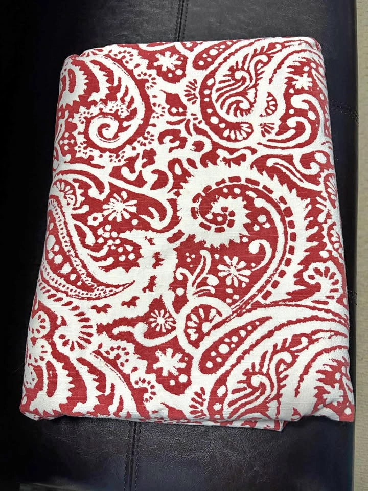 Tablecloth for 6’ long table