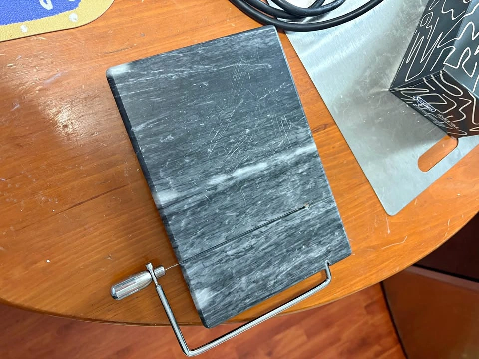Cheese cutter - marble (sturdy)