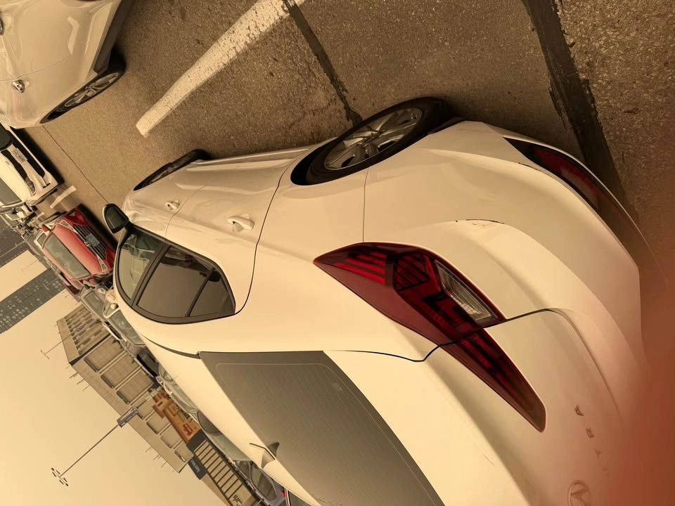 Hyundai Elantra - photo 5