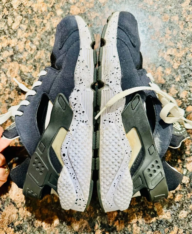 Nike Air Huarache Sneakers - photo 4