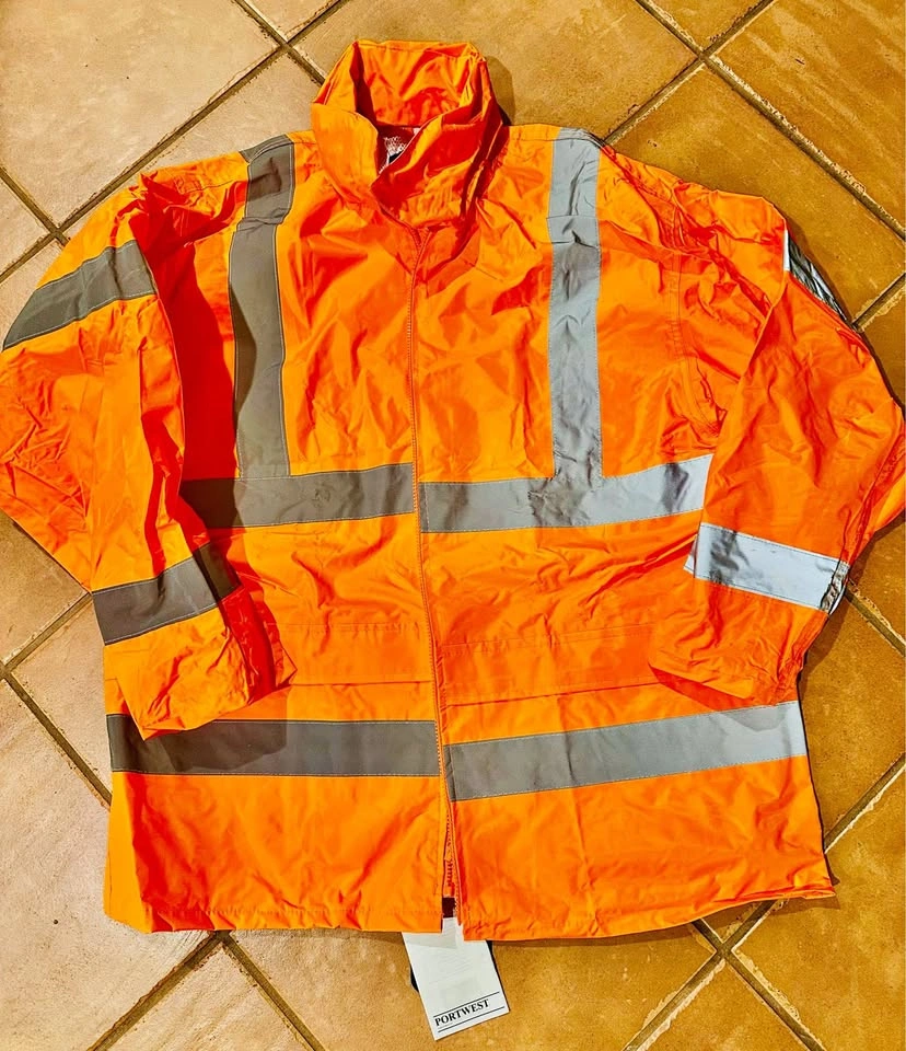 Portwest UH440 Hi-Vis Waterproof Rain Jacket - Size XL
