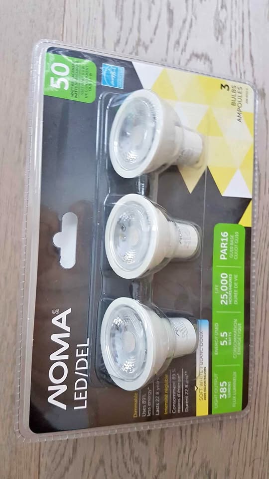 NOMA LED light bulbs pack of 3