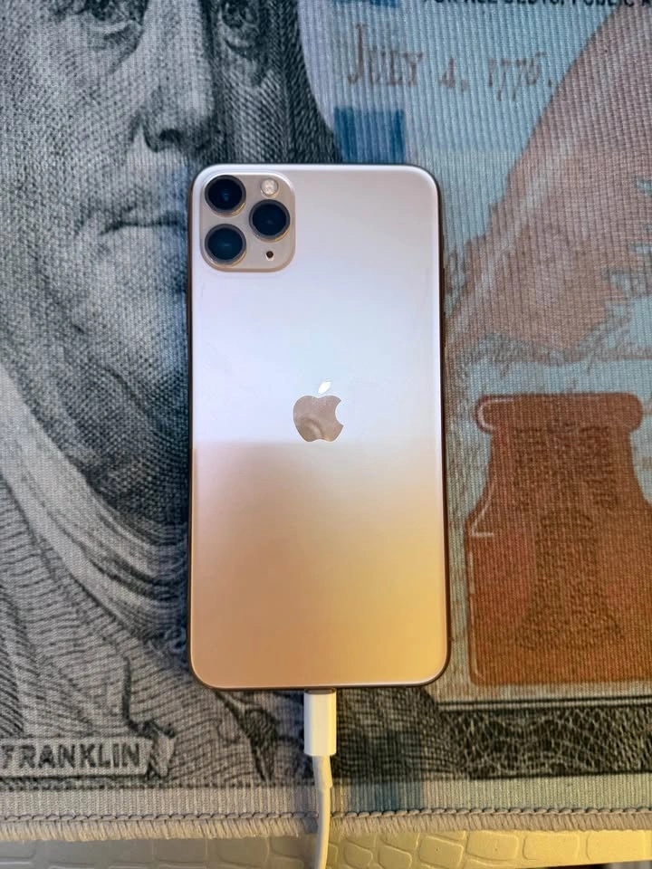 iphone 11 Pro Max Rose Gold - photo 2