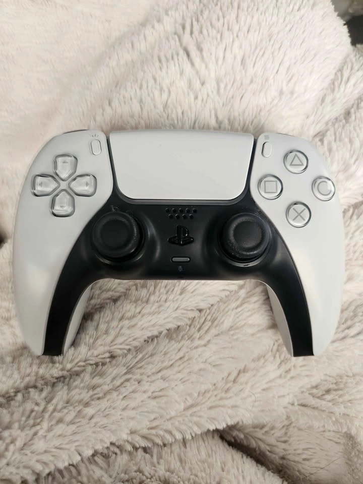 PS5 Controller Dualsense (needs to be repaired)