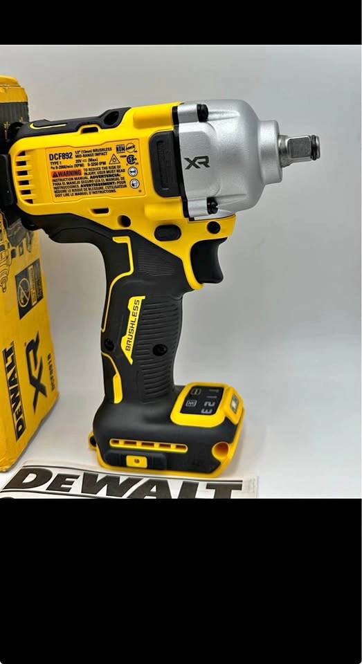 DEWALT 20V MAX 1/2" MID-RANGE IMPACT WRENCH (DCF891B)