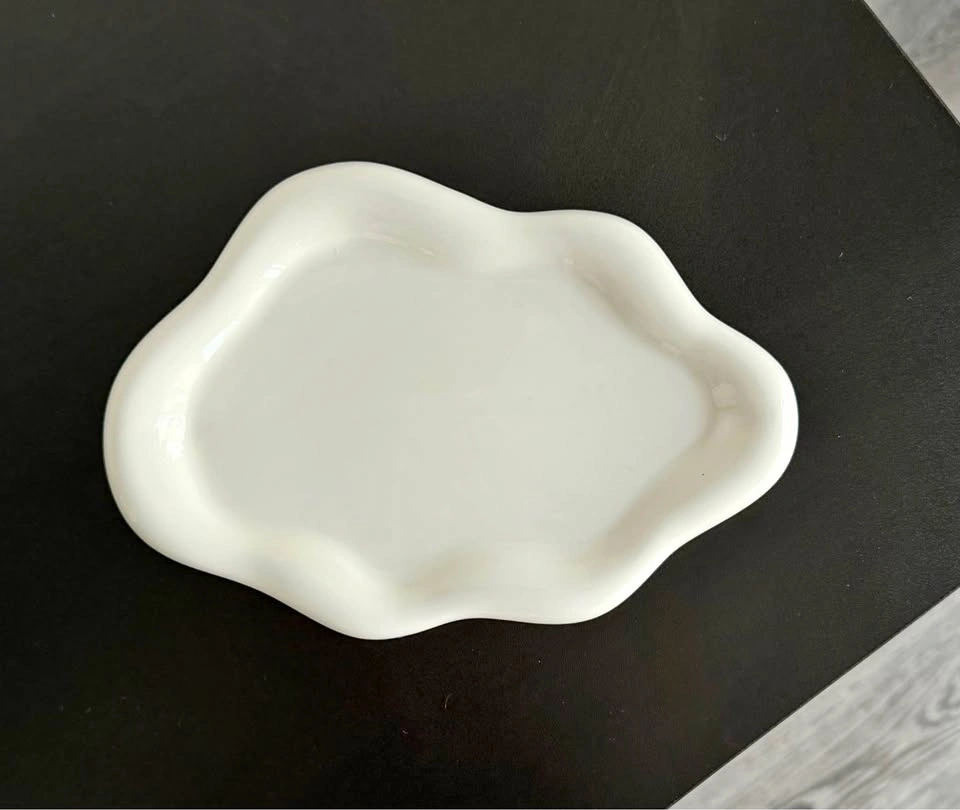 Ceramic tray