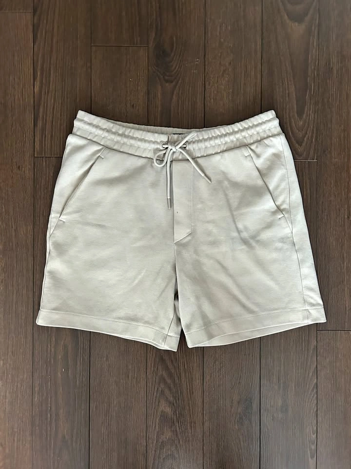 Beige H&M Shorts (Size M)