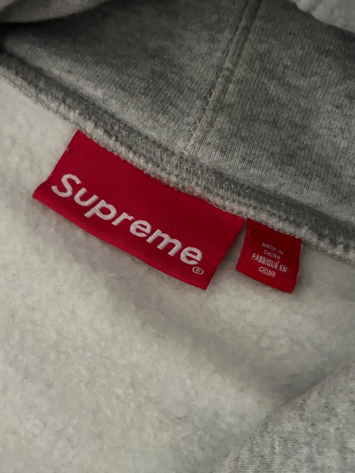 Supreme Mirrored Logo Hoodie (Size M) - photo 3