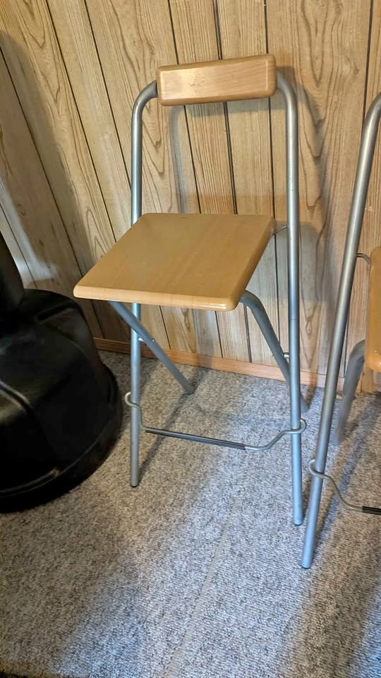 2 wooden folding bar stools